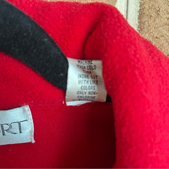 Vintage red and gray button-down fleece with appliqué. Size petite medium. - Picture 5 of 10